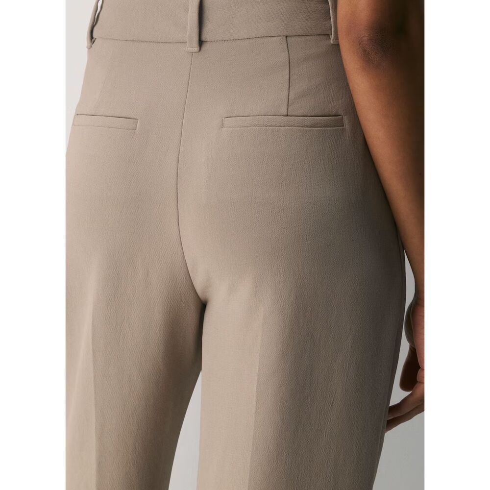 Aritzia The Effortless Pant - Crepette, Nomad Taupe, Size 8 - Picture 6 of 13
